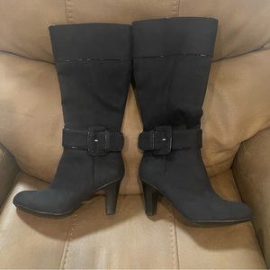 NWOT Tall Black Faux-suede w/ patent leather trim Sz 8